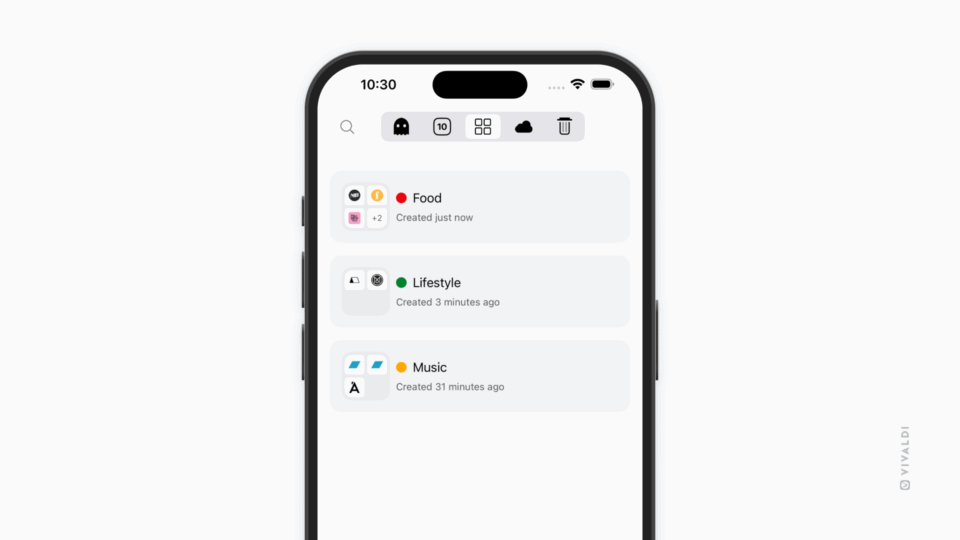 Tab Stacks pane in Vivaldi on iOS.
