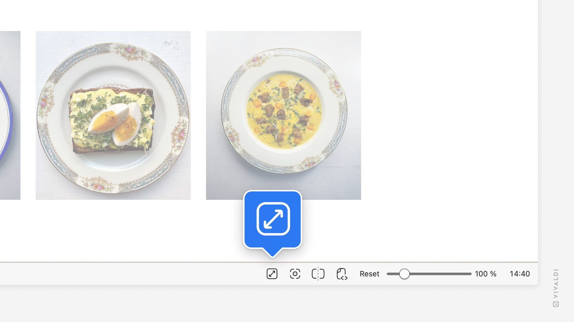 A zoomed in view of the UI Auto-hide button: a square with a diagonal arrow pointing to both corners.
