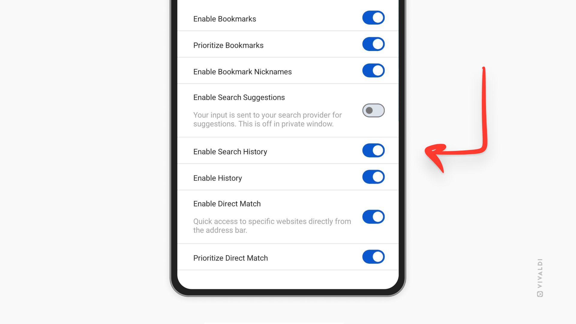 Android 版 Vivaldi のアドレスフィールド設定画面で、「検索履歴を有効にする」ボタンを矢印が指し示している。<br>
