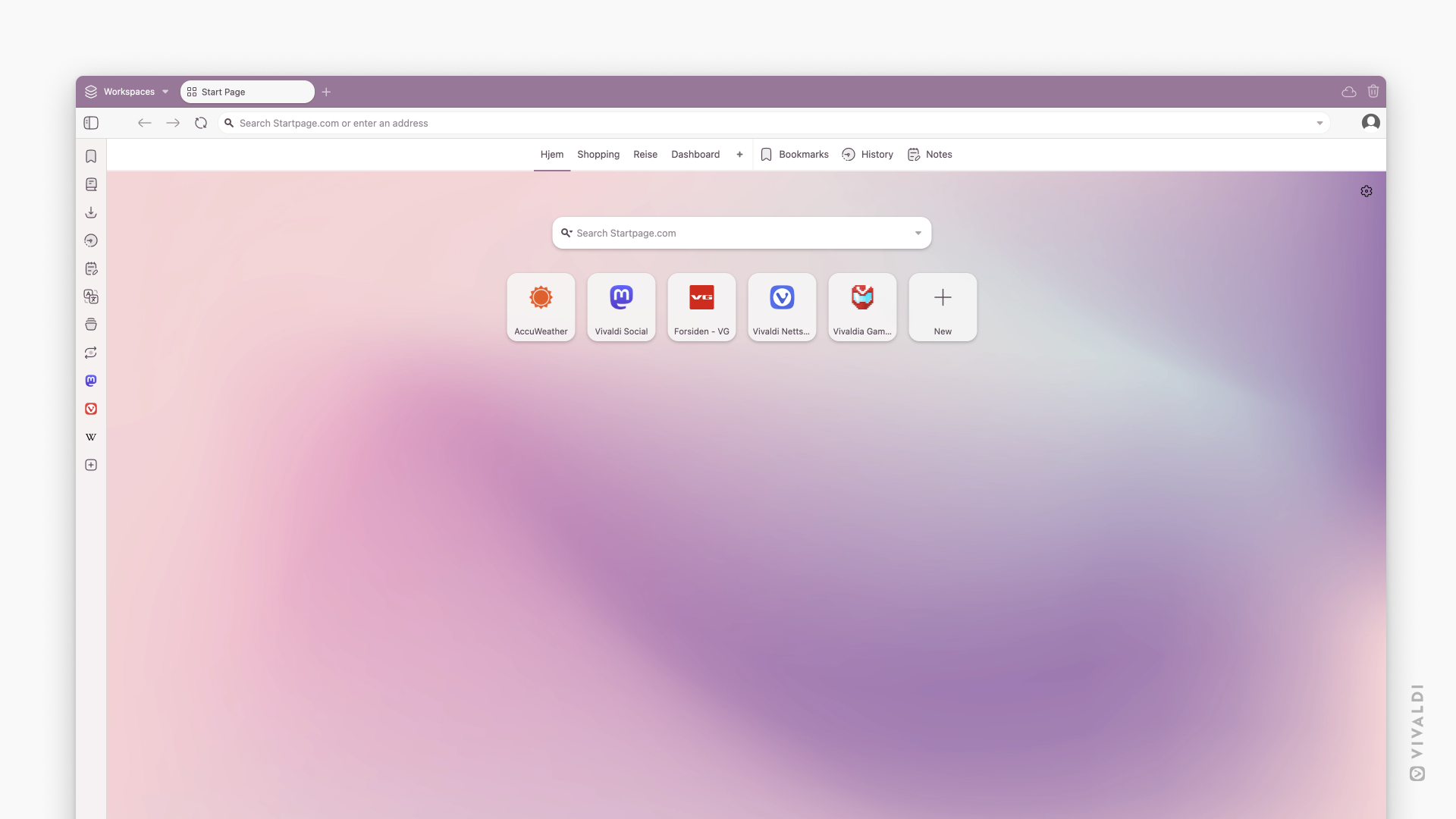 Vivaldi browser's regular window open on a Start Page.