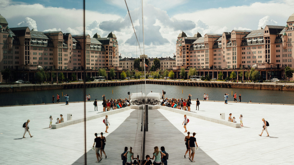 A view fof the Oslo Opera house using the main window as a mirror to the outer area.